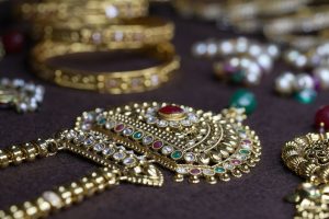 Hubballi jeweller cheated