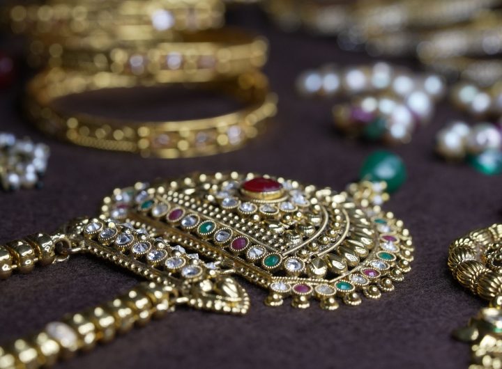 Hubballi jeweller cheated