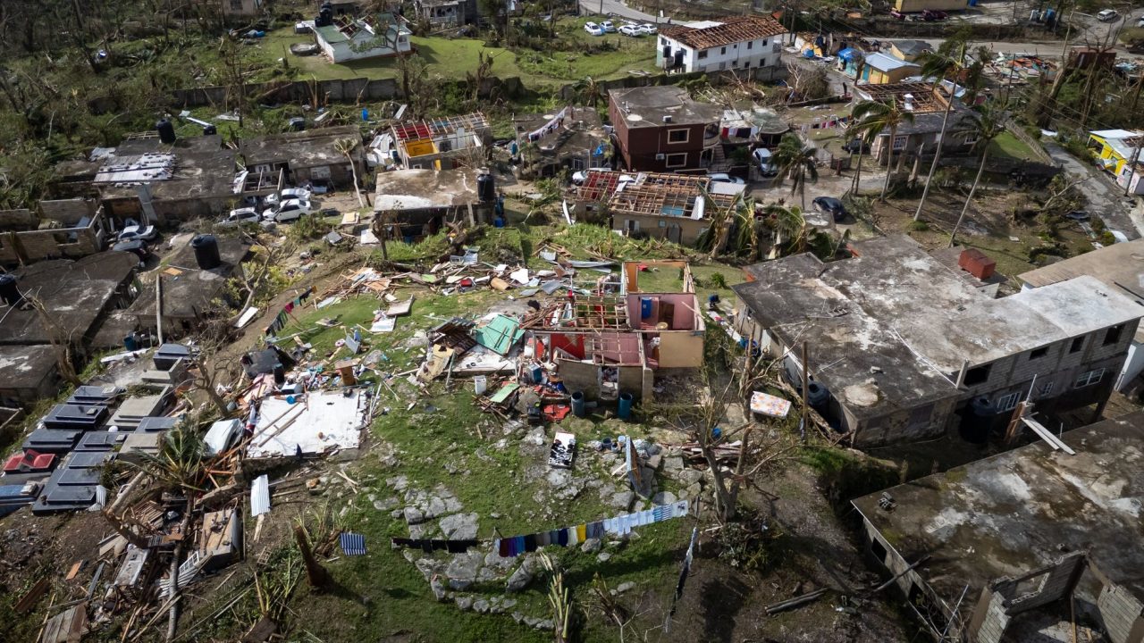 Hurricane Simon news