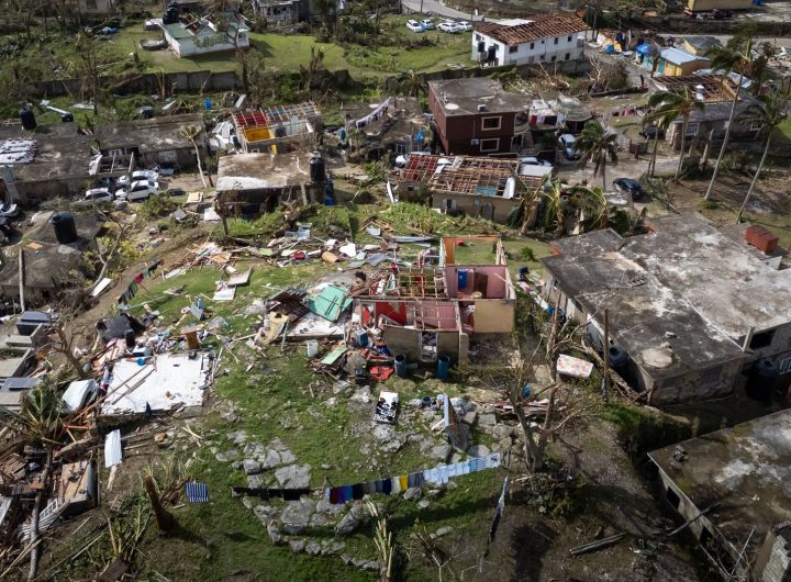 Hurricane Simon news